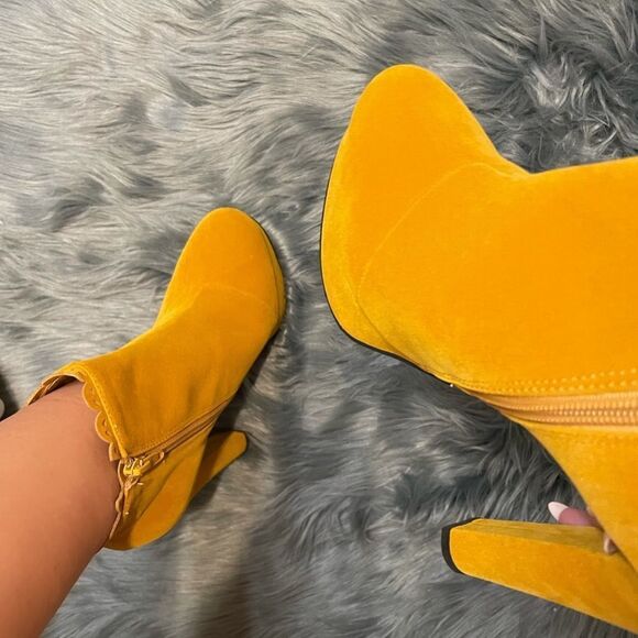 Boots  - Picture 9 of 9